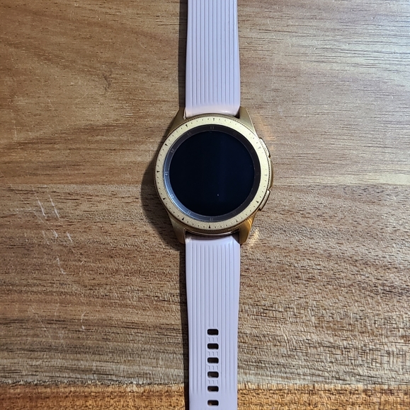 Samsung Galaxy Smart Watch - Picture 1 of 9